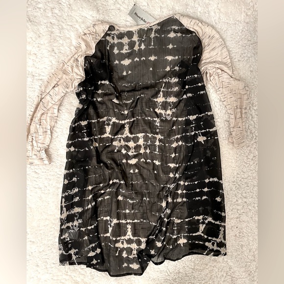NWT flowy 3/4 sleeve top from Buckle - Picture 2 of 2